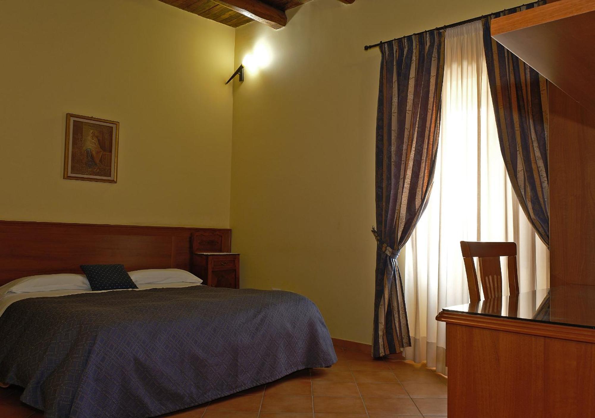 Conte Spencer Bed & Breakfast Касертавекия Екстериор снимка